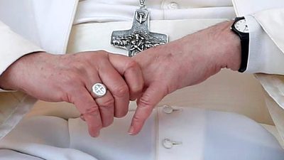 Balıkçı yüzüğü ve papa geleneğinin tarihi kökenleri, anlamları ve günümüzdeki