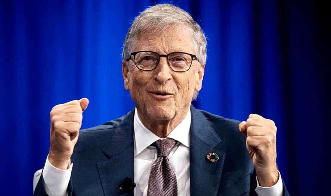 Bill Gates, Altair BASIC'in kaynak kodunu yayınlayarak yazılım dünyasında devrim
