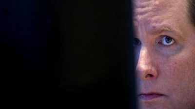 Bill Gross, yatırımcılara piyasalarda temkinli olmaları gerektiğini vurguluyor. Riskleri değerlendirmek