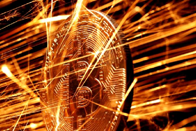 Bitcoin’de Kurumsal Alım Dalgası ve Yatırımcı Davranışları Bitcoin'de kurumsal alım dalgası ve yatırımcı davranışlarını keşfedin. Piyasa trendleri