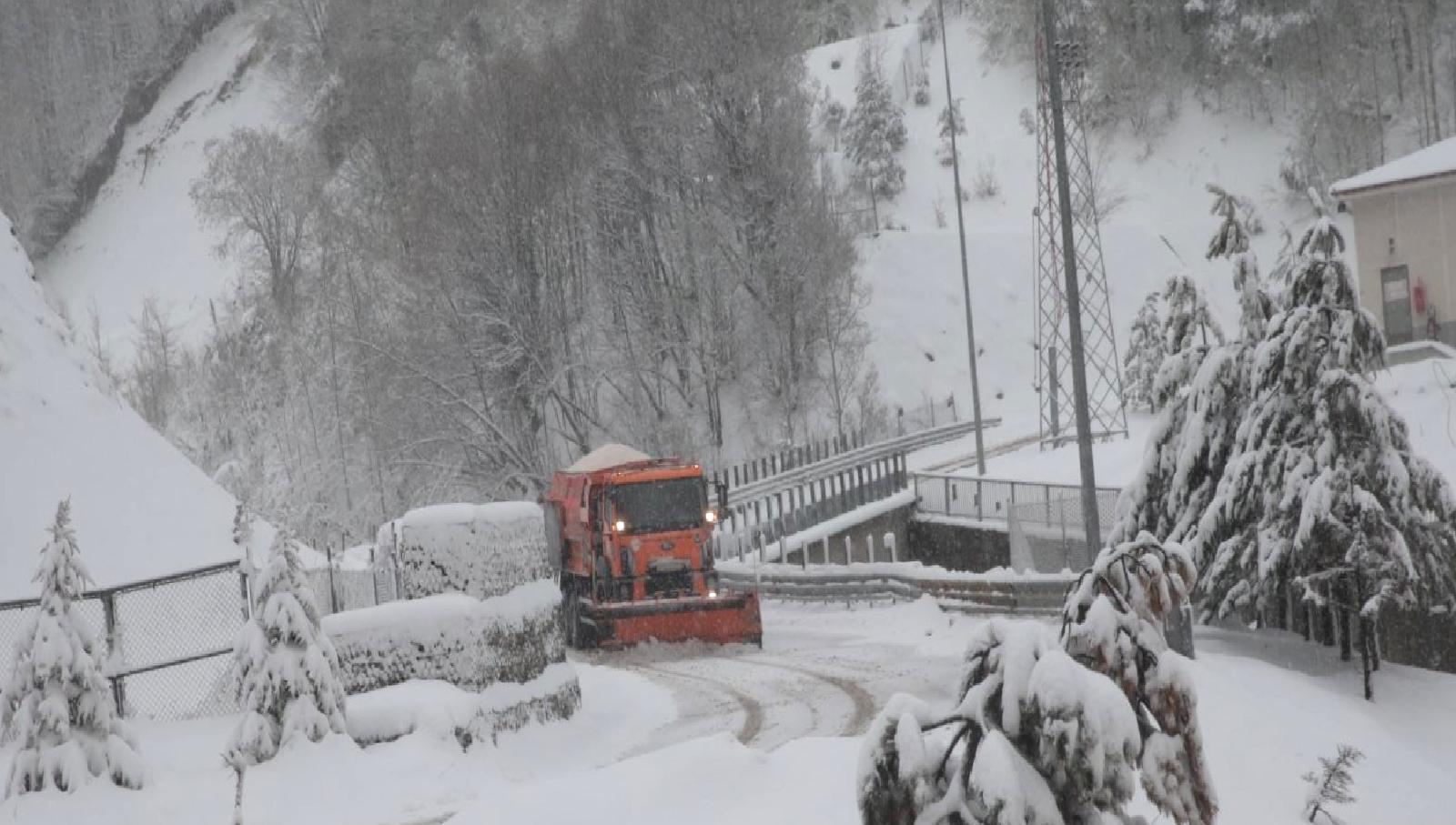 Bolu Dağı'nda kış koşullarını keşfedin. Güvenli bir deneyim için alınması