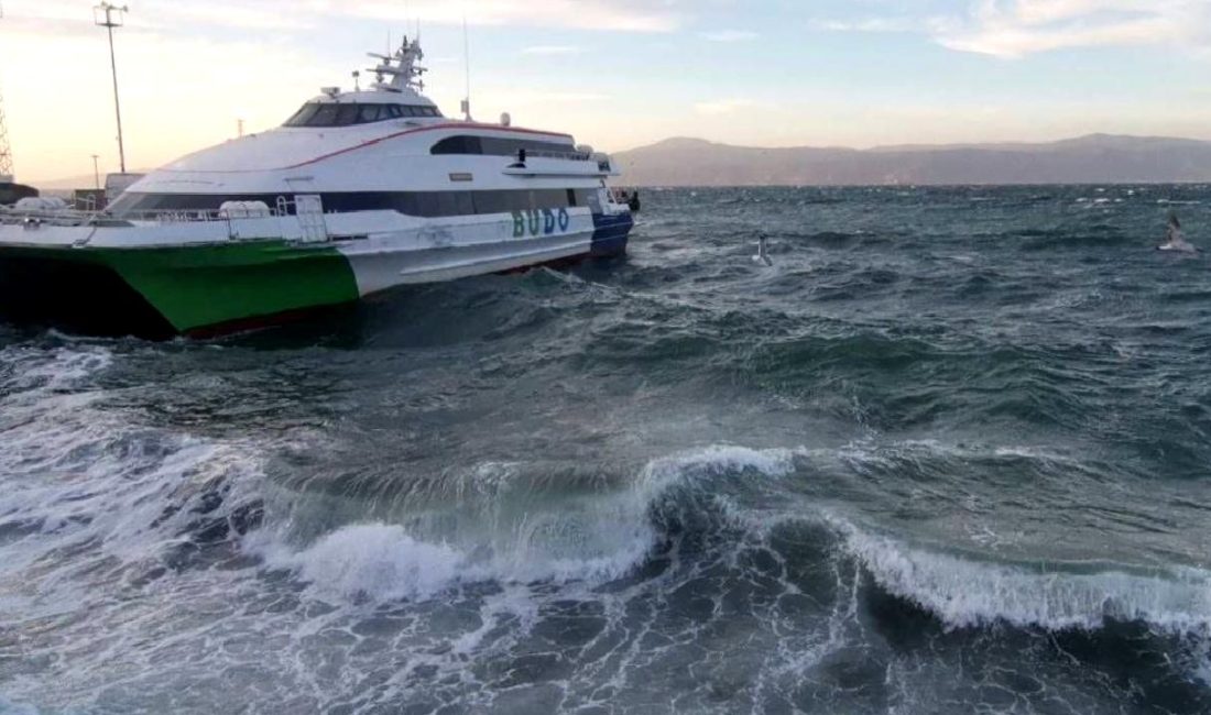 Bursa Büyükşehir Belediyesi’nden Olumsuz Hava Koşulları Nedeniyle Deniz Otobüsü Seferleri İptali Bursa Büyükşehir Belediyesi olumsuz hava koşulları nedeniyle deniz otobüsü seferlerini