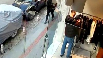 Caferağa Mahallesi'nde gerçekleşen hırsızlık olayının ardından şüpheli yakalandı. Olayla ilgili