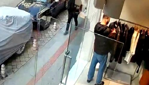 Caferağa Mahallesi'nde gerçekleşen hırsızlık olayının ardından şüpheli yakalandı. Olayla ilgili