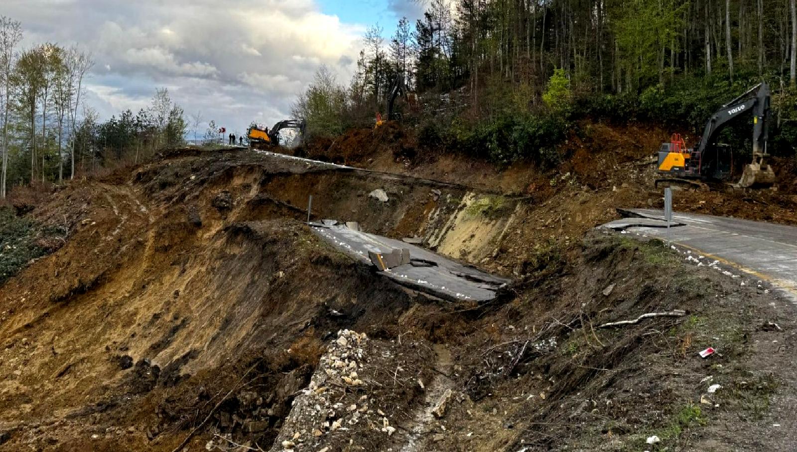 Çelebiler Mahallesi'nde meydana gelen heyelan olayı ve yol çökmesi hakkında