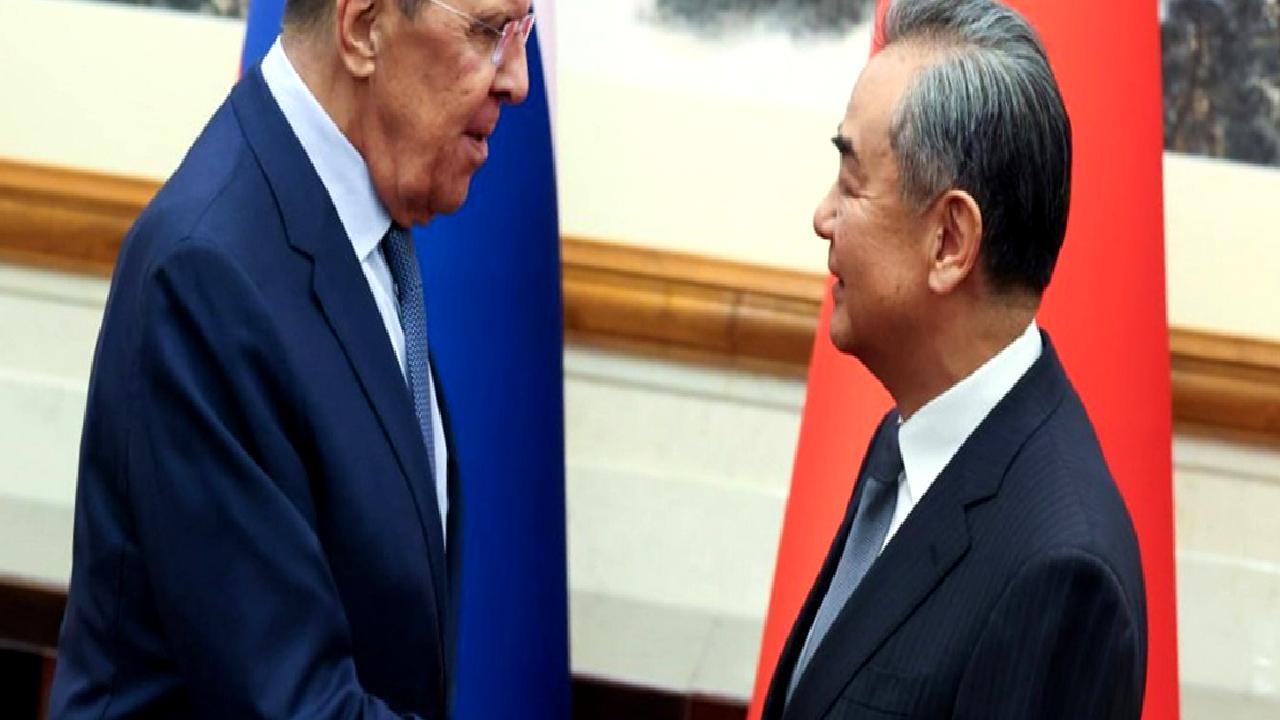 Çin Dışişleri Bakanı Vang'ın Rusya ziyareti, uluslararası ilişkilerdeki dinamikleri nasıl