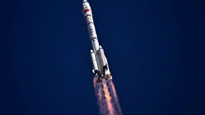 Çin uzay görevi hava koşulları nedeniyle ertelendi. İniş planı değişti.