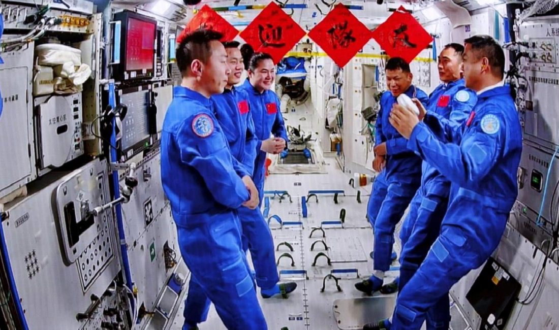 Çin Uzay İstasyonu Görev Teslim Töreni ve Son Gelişmeler Çin uzay istasyonu görev teslim töreni ve en yeni gelişmeler