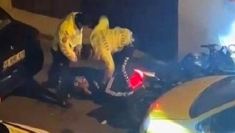 Çorlu'da bir motosikletli vatandaş ile polis arasında yaşanan şiddet olayı,