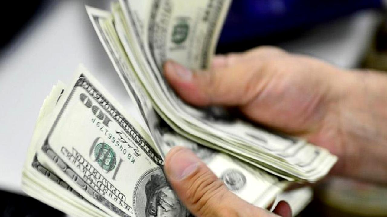 Döviz kurları ve altın fiyatlarındaki son değişimleri keşfedin. Güncel bilgilerle