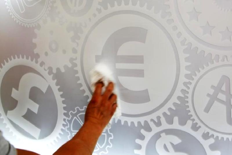 ECB yetkilisi Stournaras, ticaret savaşlarının ekonomik etkileri hakkında uyarıda bulundu.