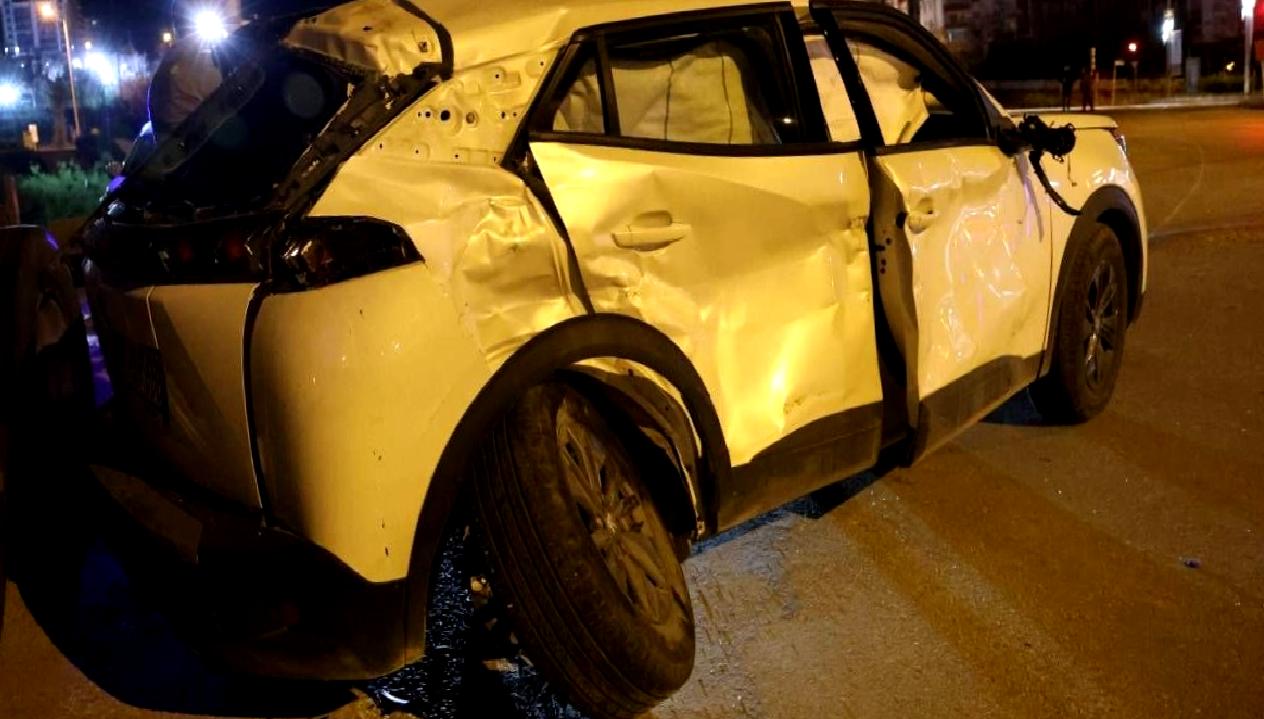 Elazığ-Malatya yolunda trafik kazası: 4 yaralı. Detaylar ve güncel bilgiler