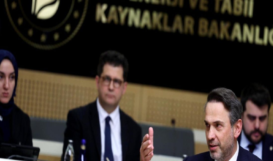 Enerji Bakanı Alparslan Bayraktar, ABD Ticaret Odası Heyetini Ağırladı Enerji Bakanı Alparslan Bayraktar, ABD Ticaret Odası heyetini ağırlayarak enerji