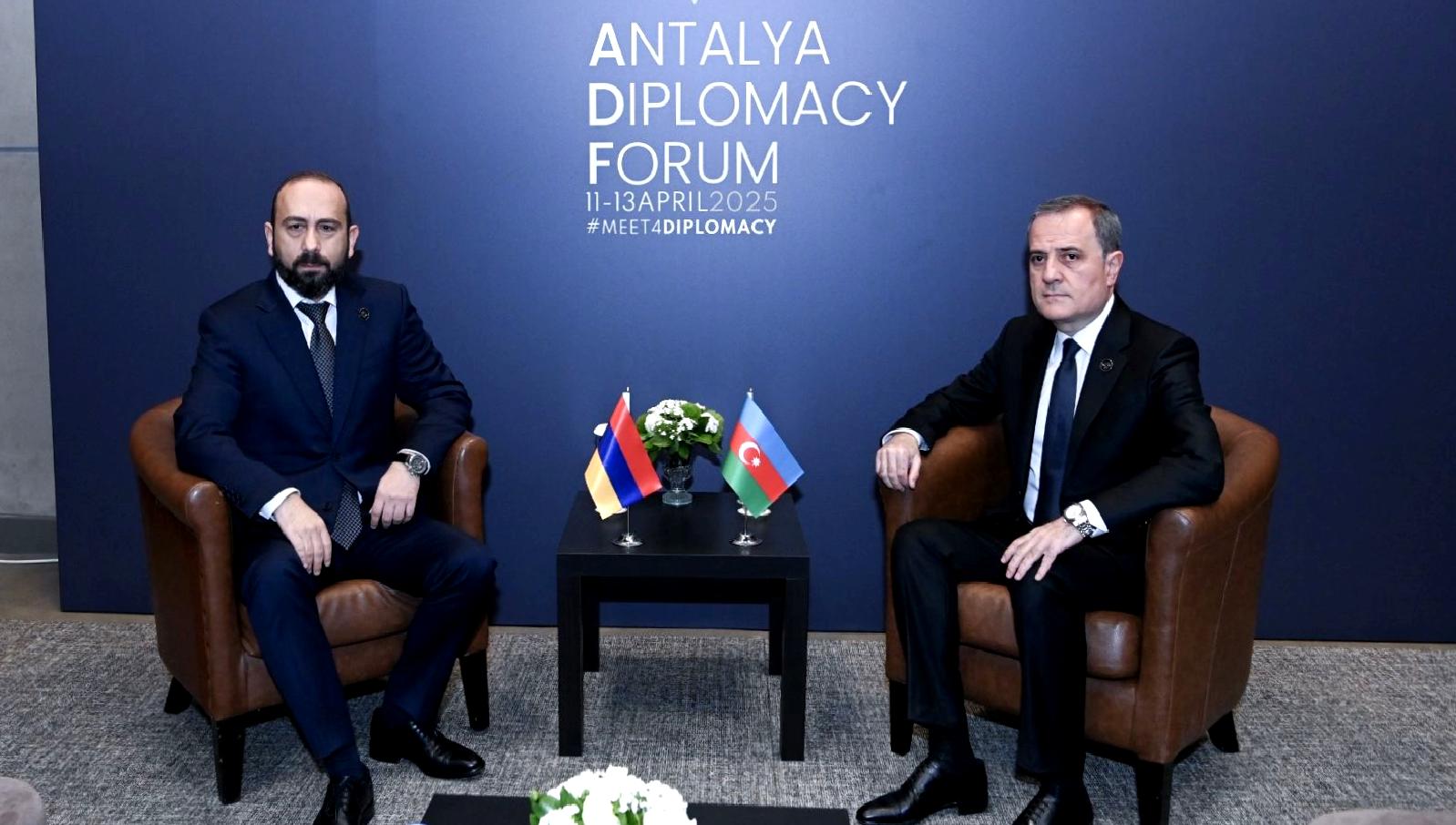 Ermenistan ve Azerbaycan arasındaki barış anlaşması sürecini, tarihsel arka planını