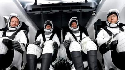 Evrenin holografik yapısını keşfedin; gerçek mi yoksa bir illüzyon mu?