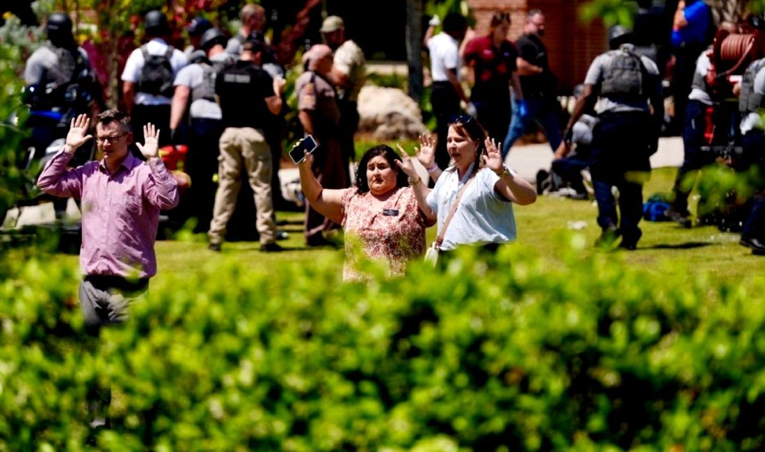 Florida Eyalet Üniversitesi'nde meydana gelen silahlı saldırıda 1 kişi hayatını