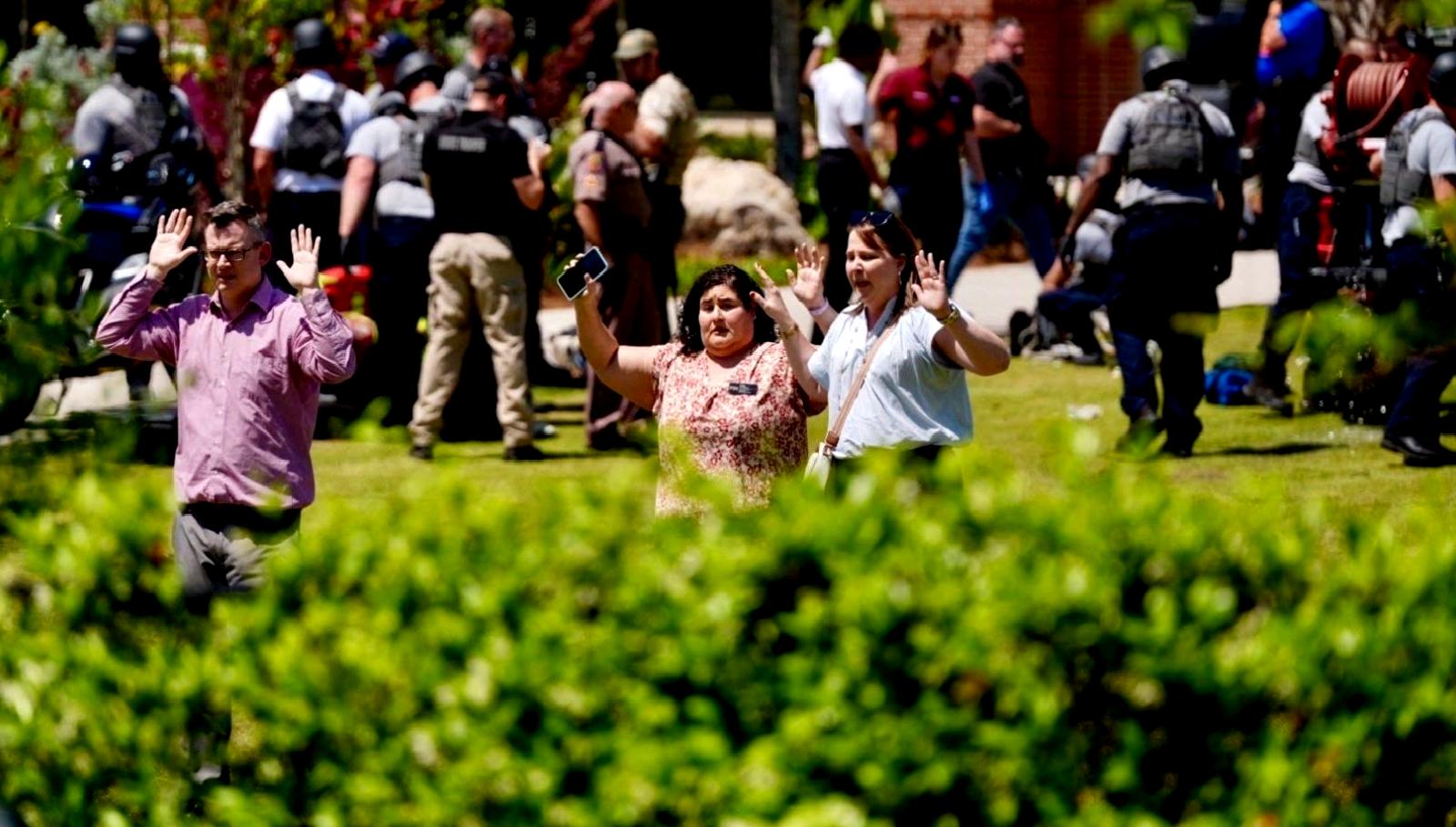 Florida Eyalet Üniversitesi'nde meydana gelen silahlı saldırıda 1 kişi hayatını