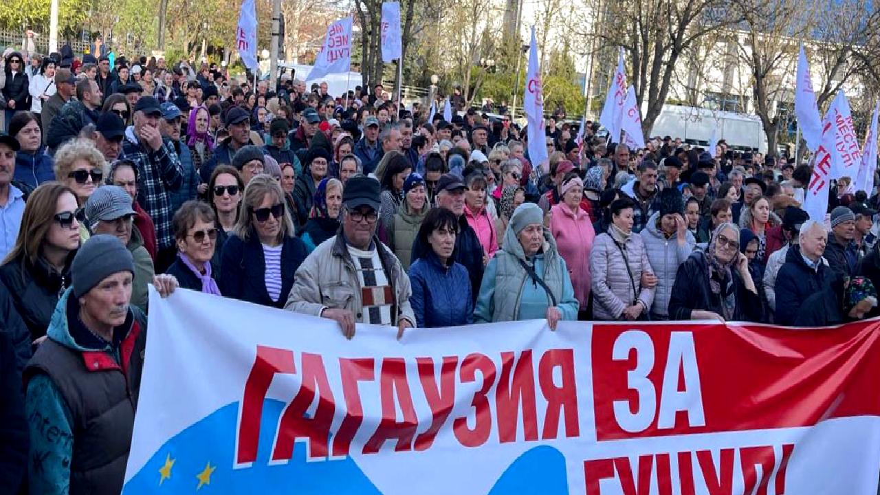 Gagavuzya Özerk Bölgesi vatandaşlarının Moldova hükümetine yönelik büyük protesto ve