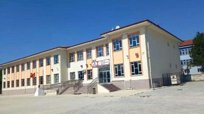 Gediz Yunus Emre Teknik ve Anadolu Lisesi'nde yaşanan zehirlenme olayıyla