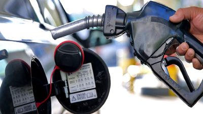 Nisan 2025'teki güncel akaryakıt fiyatları ve değişiklikler hakkında bilgilere ulaşın.