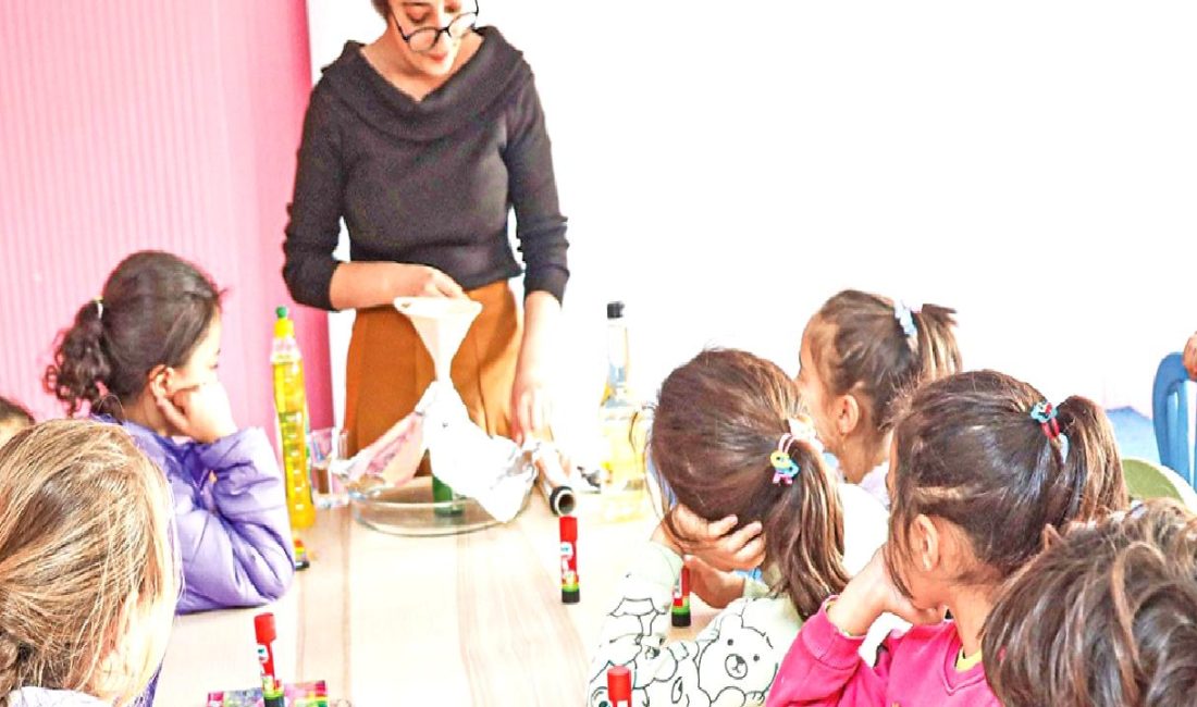 Henkel’in Sosyal Sorumluluk Projeleri: İz Bırak Projesi ile Çocuklara Umut Olmak Henkel'in İz Bırak Projesi ile çocuklara umut aşılayan sosyal sorumluluk