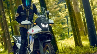 Honda’nın yeni motosiklet modelleri ve fiyatlarını keşfedin. Performans, şıklık ve