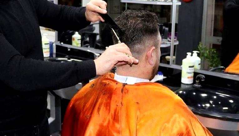 İngiltere'deki berber dükkanlarının yasal soruşturmalarla ilişkisini keşfedin. Güncel durumlar ve