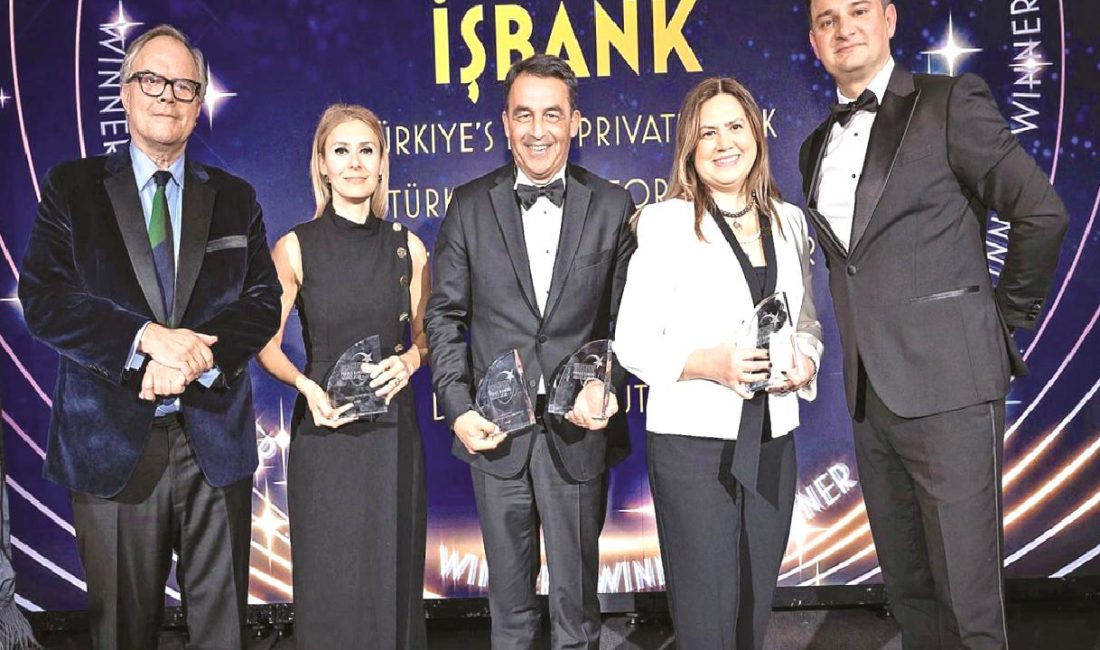 İş Bankası, Londra’da 4 Ödül Kazandı İş Bankası, Londra'da düzenlenen ödül töreninde 4 ödül kazanarak uluslararası