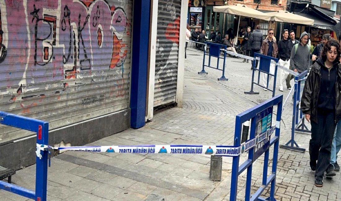 İstanbul'da deprem sonrası çatı parçaları düşmesi olayını inceleyin. Güvenlik önlemleri
