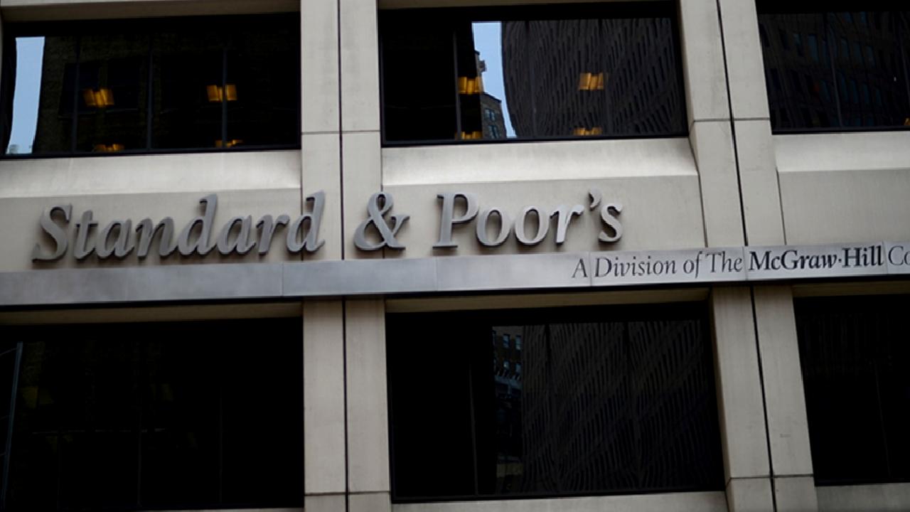 İtalya'nın kredi notu S&P Global tarafından BBB+ olarak yükseltildi. Ekonomik