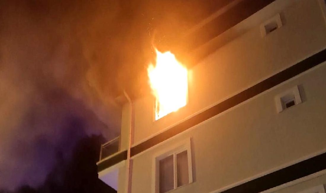 Kervansaray Mahallesi’nde Gece Yarısı Yangın Paniği Kervansaray Mahallesi'nde meydana gelen gece yarısı yangın paniği, vatandaşları korkuttu.