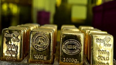 Küresel ekonomide altın fiyatlarının yükselişi, yatırımcılar için yeni fırsatlar sunarken,