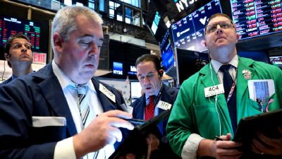 Küresel hisse senetlerinde yaşanan düşüşün sebepleri ve piyasa beklentileri üzerine