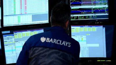 Küresel piyasalardaki güncel gelişmeler ve analizlerle finansal trendleri yakından takip