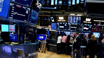 Küresel piyasalarda ticaret müzakereleri ve ekonomik gelişmeleri keşfedin. Dünya ekonomisindeki