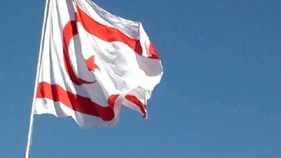 Kuzey Kıbrıs'ta Cumhurbaşkanlığı seçimleri için siyasi hareketlilik artıyor. Adaylar, partiler