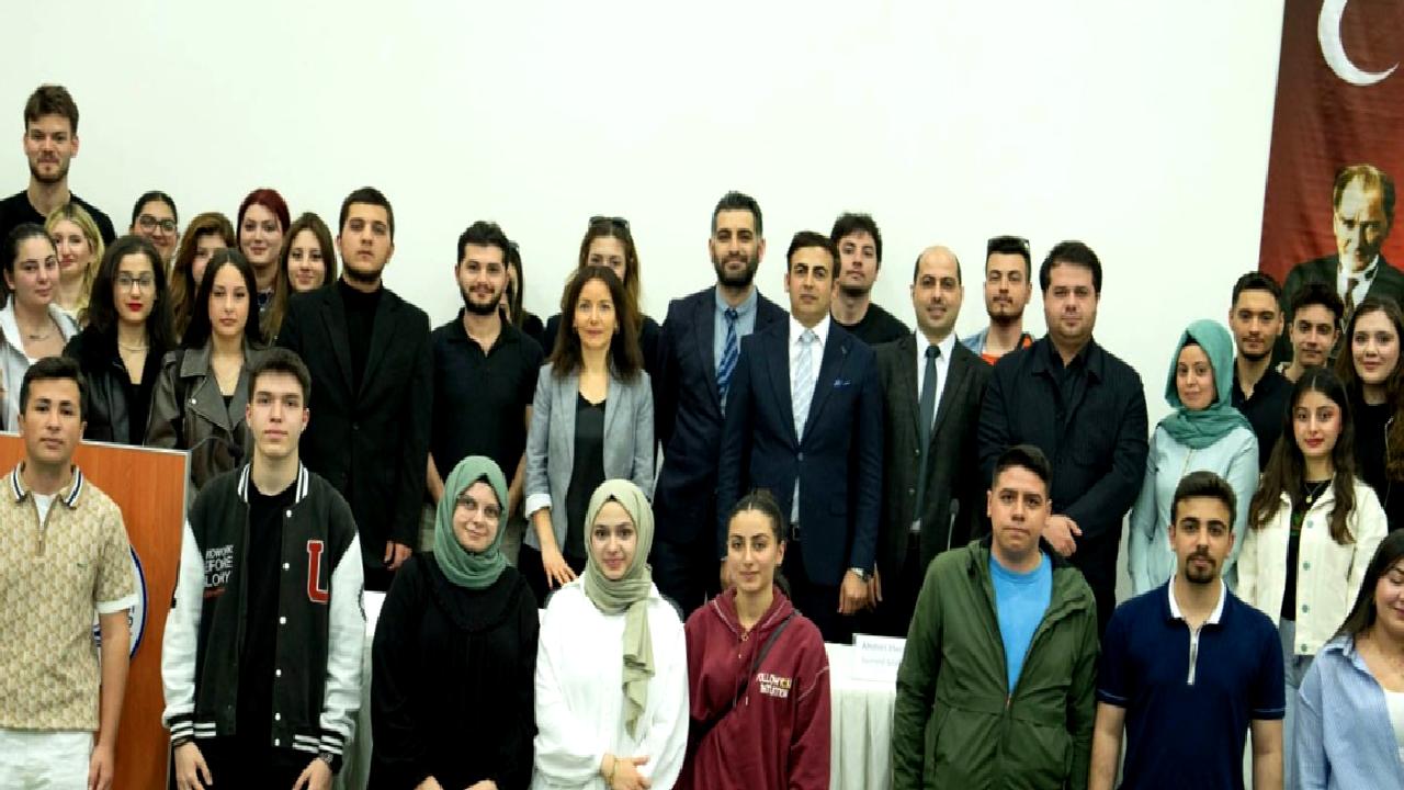 Mali müşavirlik mesleğinin kariyer basamaklarını keşfedin, geleceğin uzmanlarıyla tanışın ve