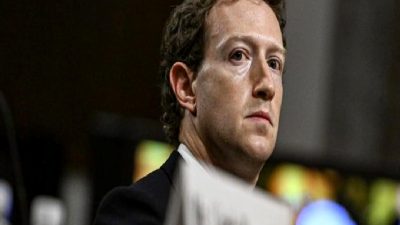 Mark Zuckerberg, Instagram satın alma kararını değerlendiriyor. Bu süreçteki düşüncelerini