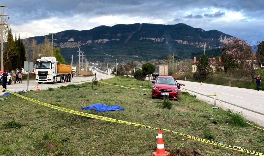 Organize Sanayi Bölgesi'nde meydana gelen trafik kazasında üç kişi hayatını