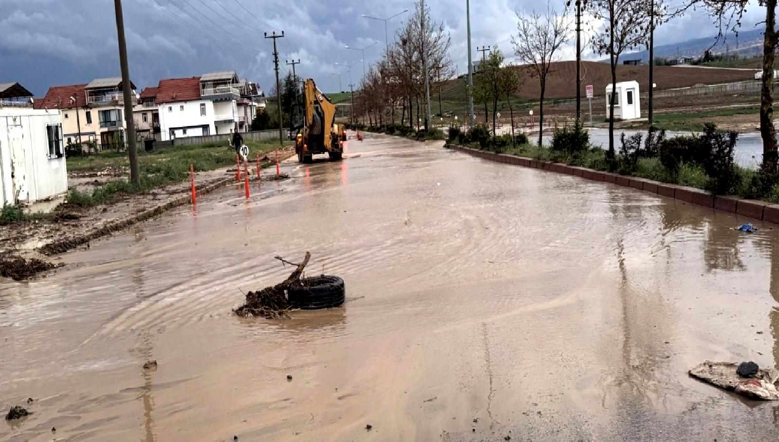 Osmangazi Mahallesi'nde sağanak ve sel felaketi sonrası yaşanan gelişmeler, zararlar