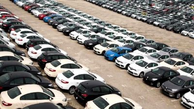 Nisan 2025 otomobil piyasası raporunda, sektör trendleri, satış verileri ve