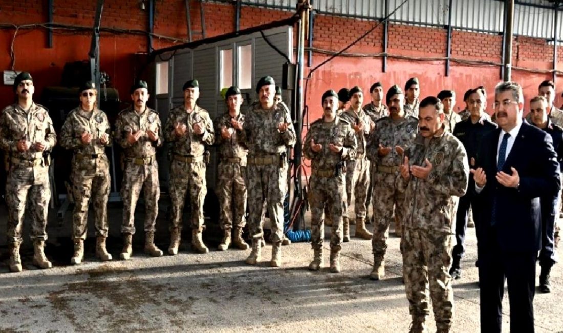 Özel Harekat Polislerine Veda ve Teşekkür Töreni Özel Harekat Polislerine veda ve teşekkür töreniyle onların hizmetleri anılıyor.