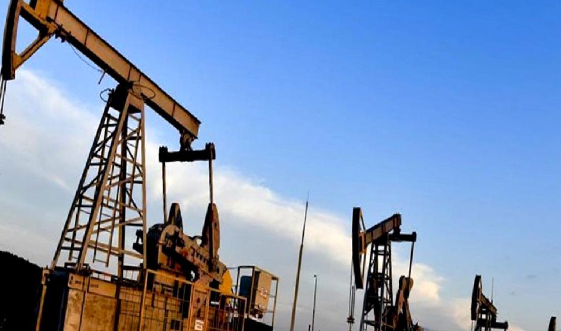 Petrol Fiyatlarında Düşüş ve Nedenleri Petrol fiyatlarındaki düşüşün ardındaki sebepleri keşfedin. Küresel piyasalardaki değişimlerin etkisini