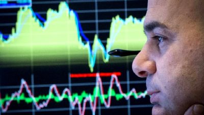 Piyasalarda gümrük vergisi belirsizliği, S&P 500 ve Wall Street'in durumunu