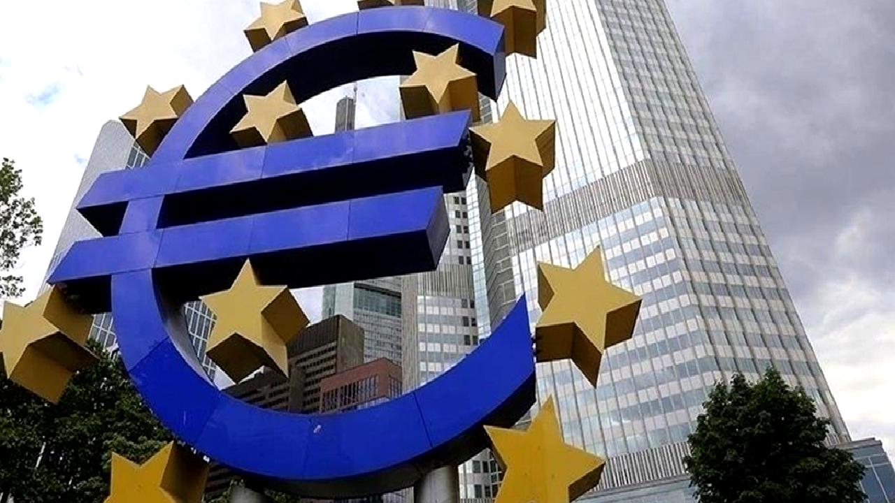 Schnabel, Avro Bölgesi'nde büyüme ve enflasyon risklerine dikkat çekiyor. Ekonomik