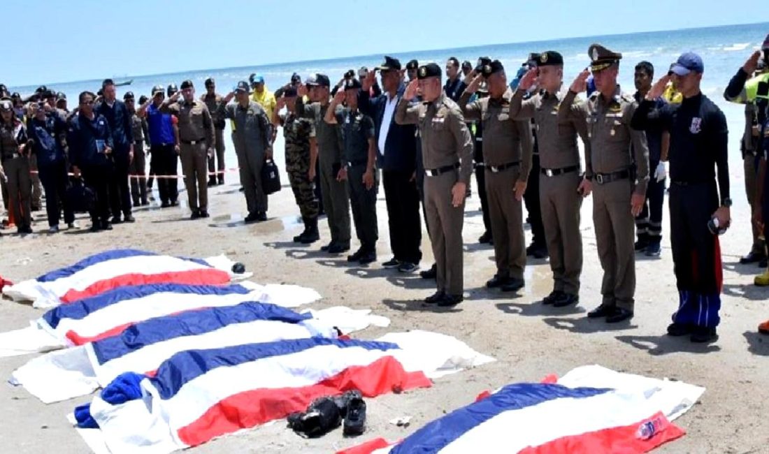 Tayland'da polis uçağı denize düştü, 6 polis memuru hayatını kaybetti.