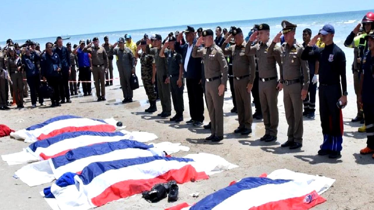 Tayland'da polis uçağı denize düştü, 6 polis memuru hayatını kaybetti.