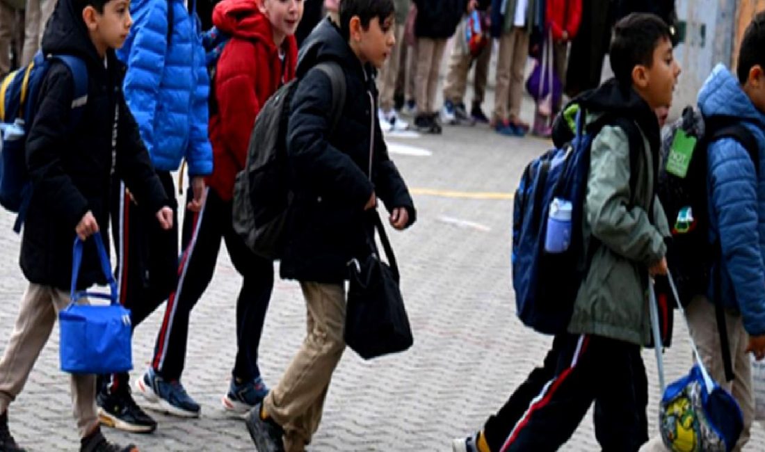 Tekirdağ’da Deprem Sonrası Okullarda ve Kamu Kurumlarında Alınan Önlemler Tekirdağ'da deprem sonrası okullarda ve kamu kurumlarında alınan önlemler, güvenlik