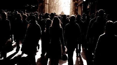 Toplumda etik değerlerin rolünü ve ahlaki gelişim kuramını keşfedin. Ahlaki