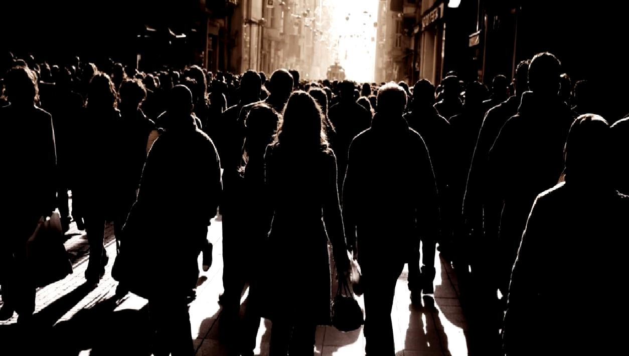 Toplumda etik değerlerin rolünü ve ahlaki gelişim kuramını keşfedin. Ahlaki